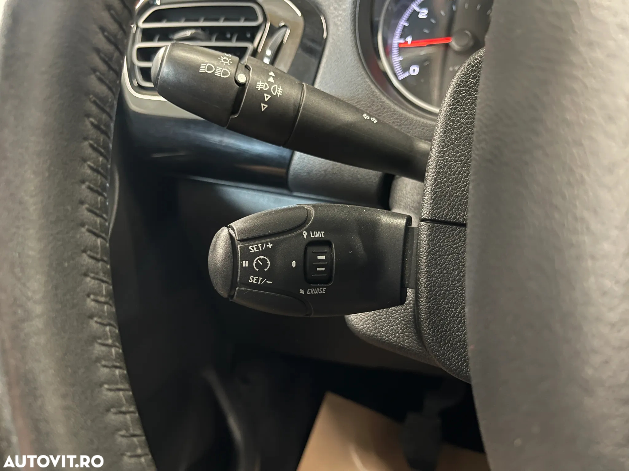 Peugeot 301 1.5 BlueHDI FAP Allure - 17