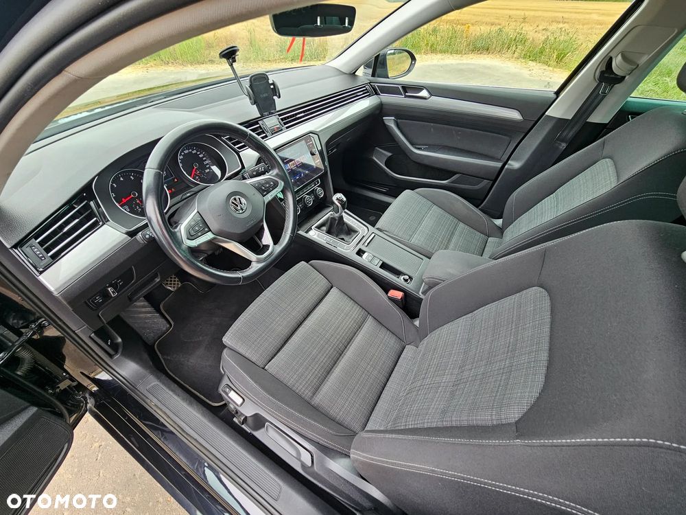 Volkswagen Passat 1.5 TSI OPF Elegance - 9