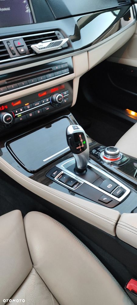 BMW Seria 5 525d xDrive - 20