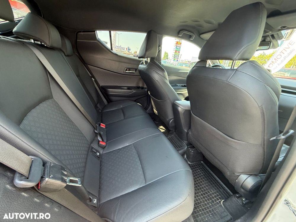 Toyota C-HR 2.0 HSD 184 CP 4x2 CVT Classy Bi-Tone - 14