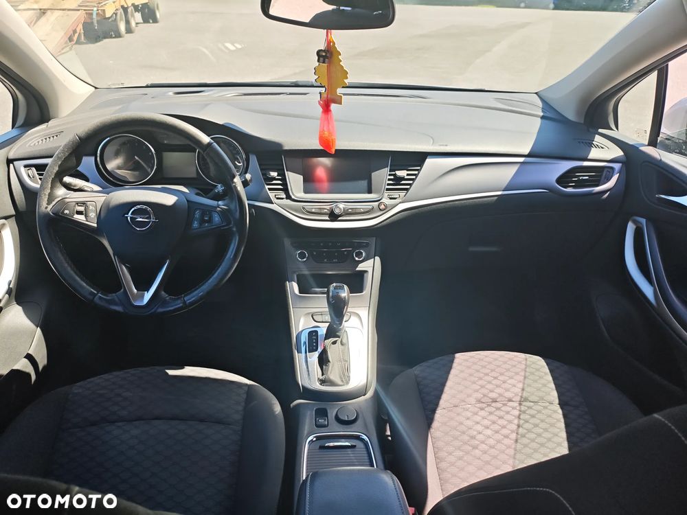 Opel Astra 1.4 T Enjoy S&S - 19