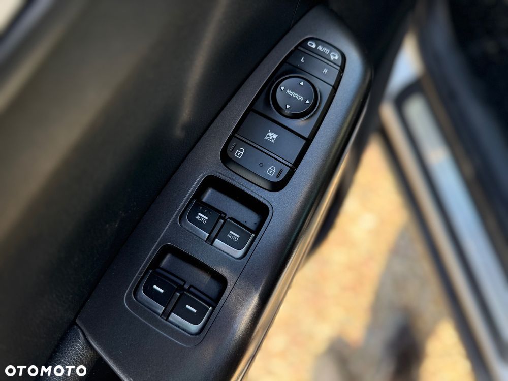 Kia Sportage 2.0 CRDI M - 24