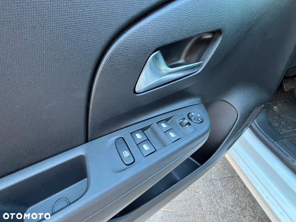 Opel Corsa - 16