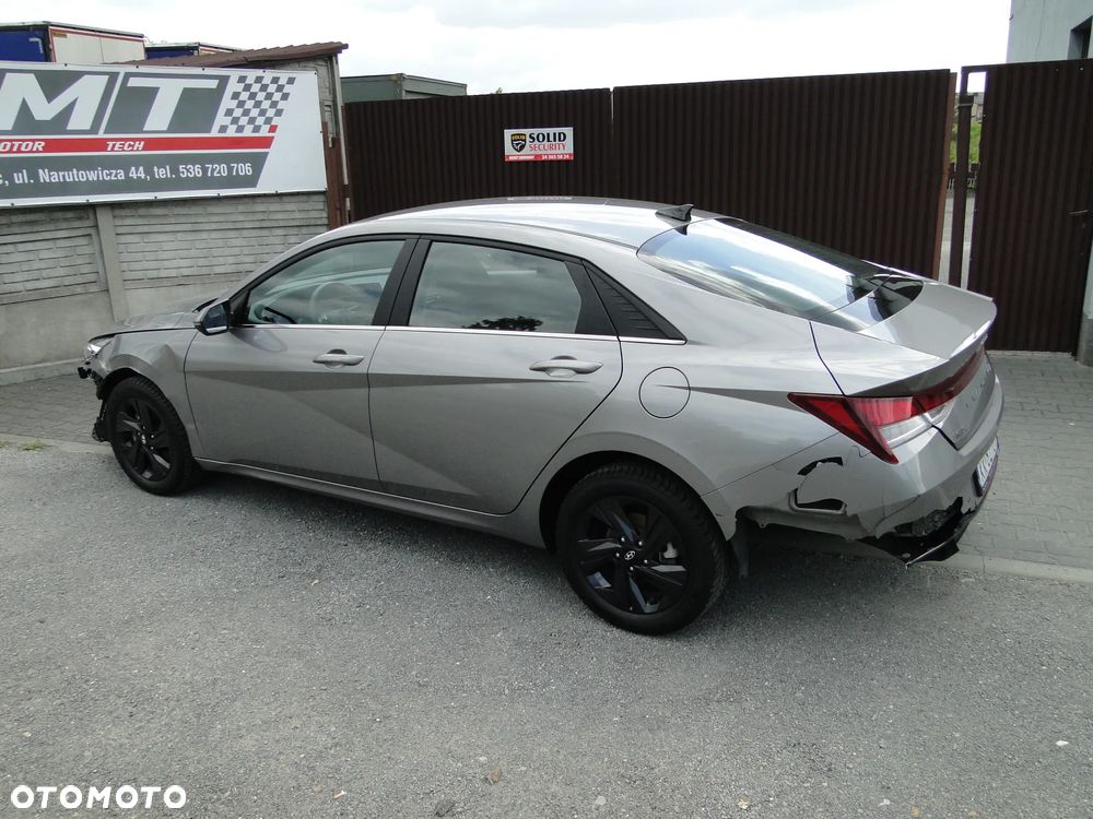 Hyundai Elantra 1.6 Smart - 13