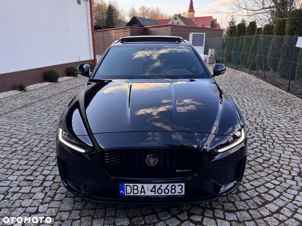 Jaguar XE 2.0 D180 AWD R-Dynamic HSE - 3