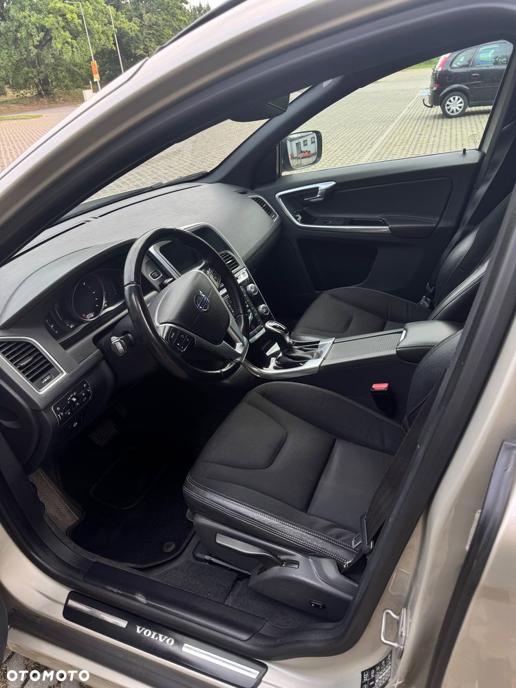 Volvo XC 60 D3 Geartronic Momentum - 15