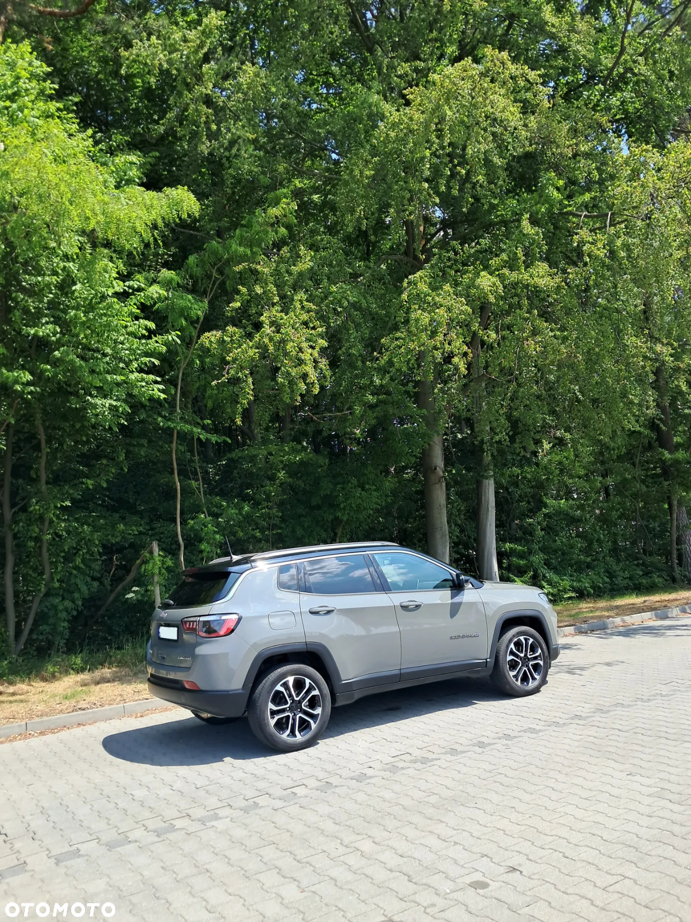 Jeep Compass - 34