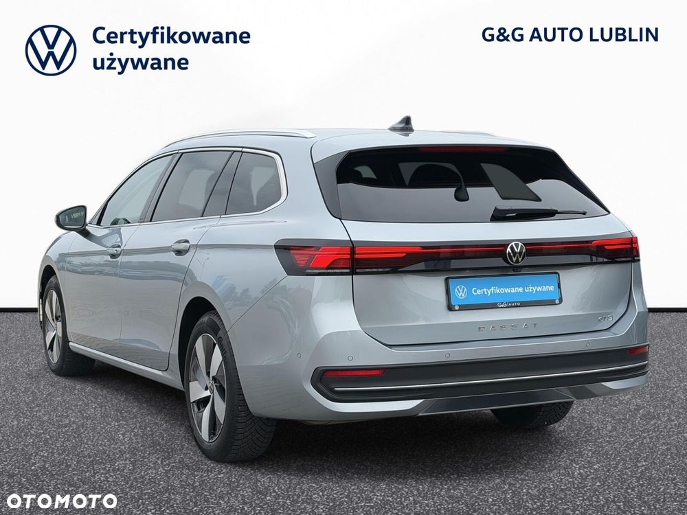 Volkswagen Passat - 8