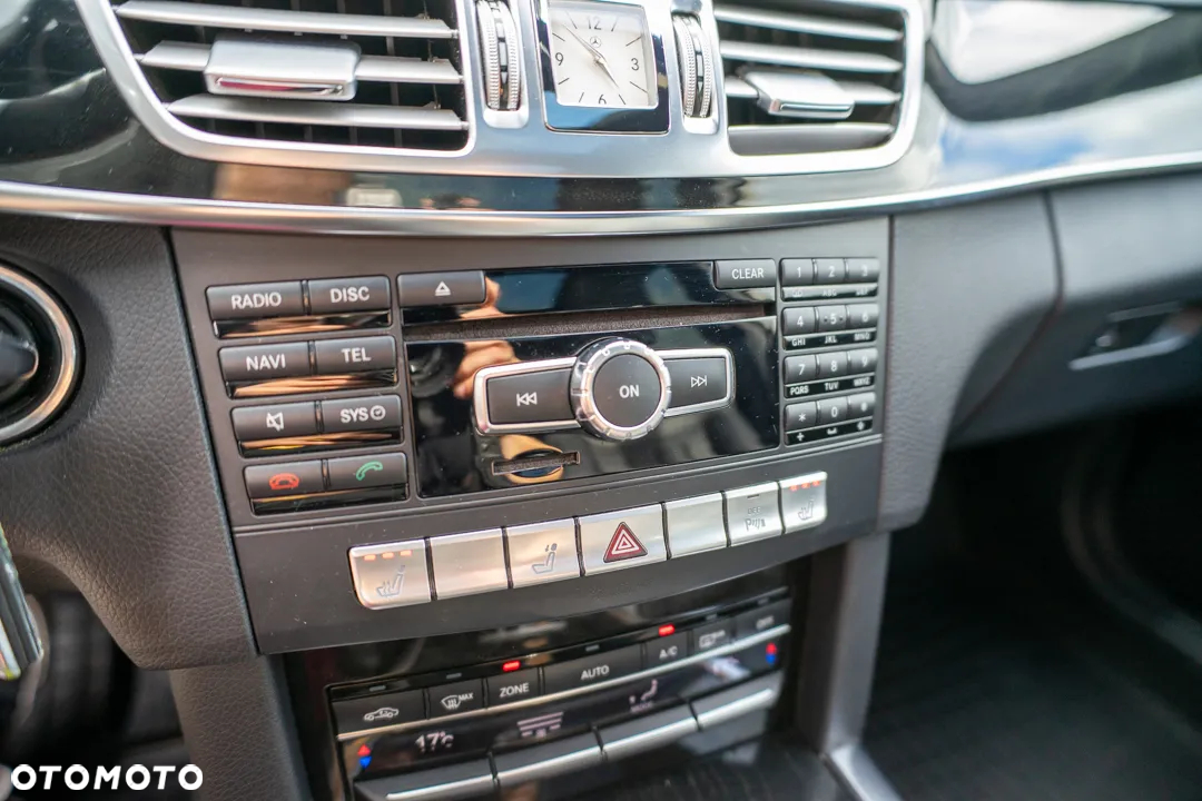 Mercedes-Benz Klasa E 300 T BlueTEC HYBRID 7G-TRONIC Elegance - 37