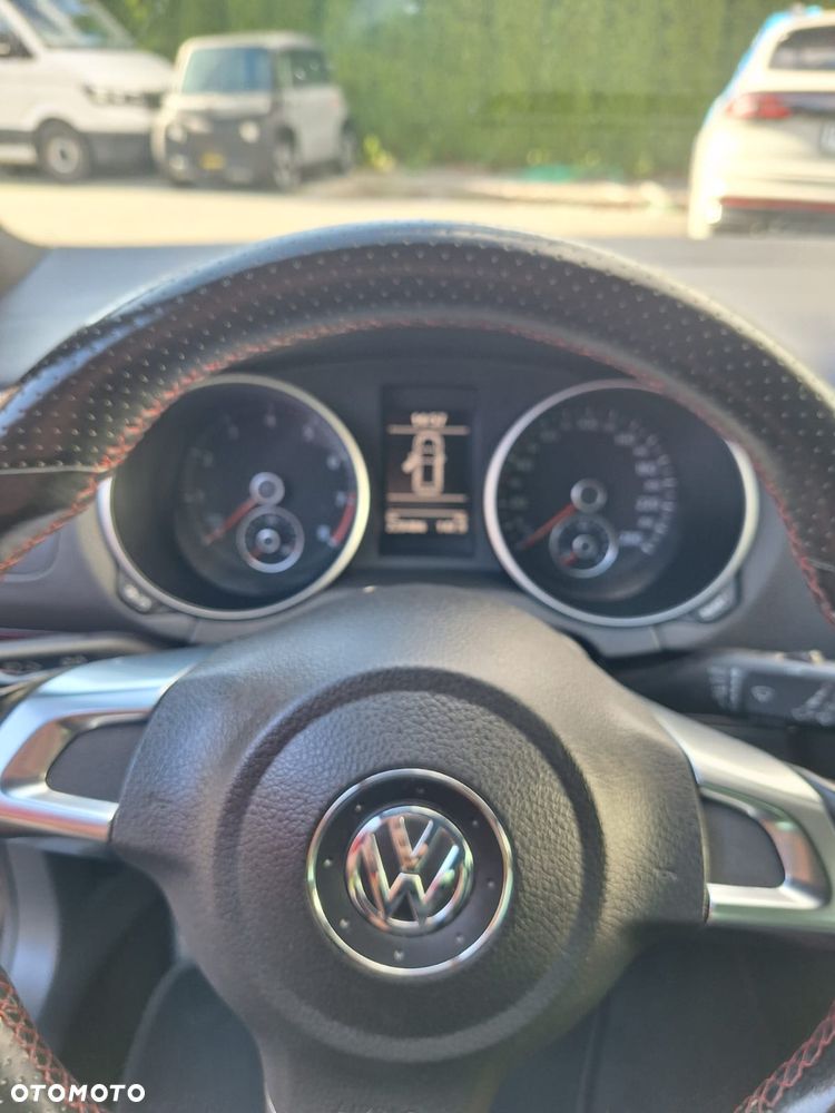Volkswagen Golf - 10