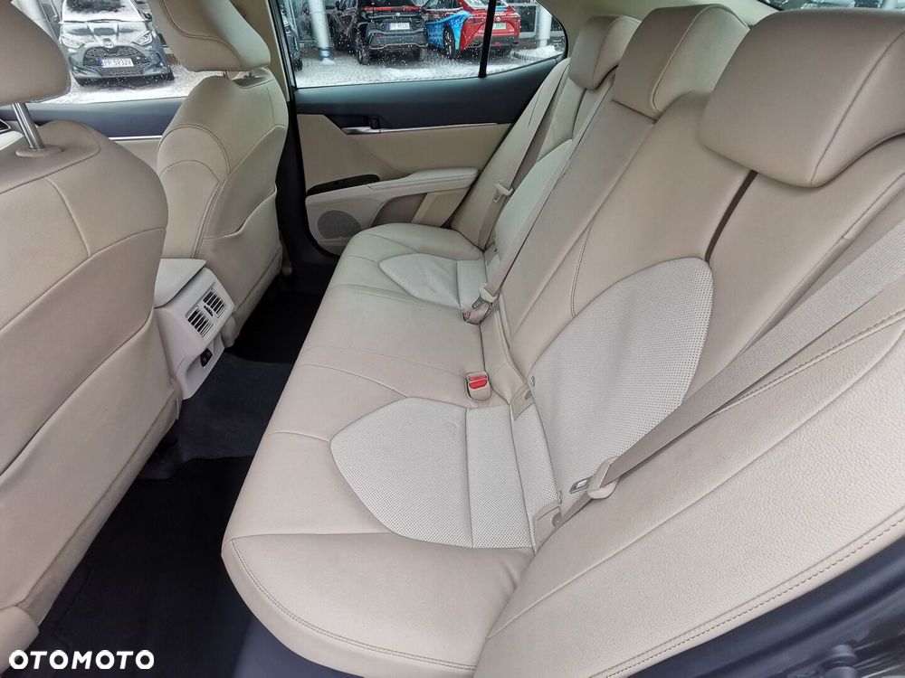 Toyota Camry 2.5 Hybrid Executive CVT - 12