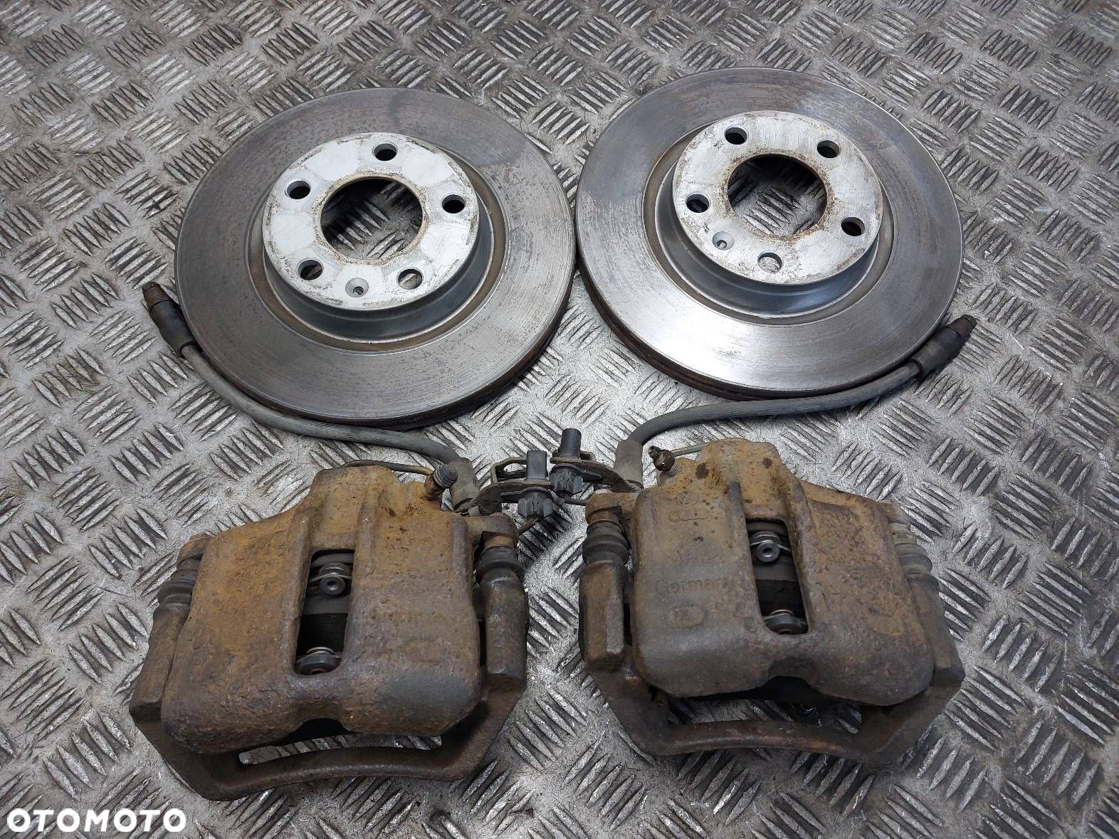 TARCZE HAMULCOWE PRZÓD + KLOCKI + ZACISKI AUDI A4 B6 1.6 8V - 1