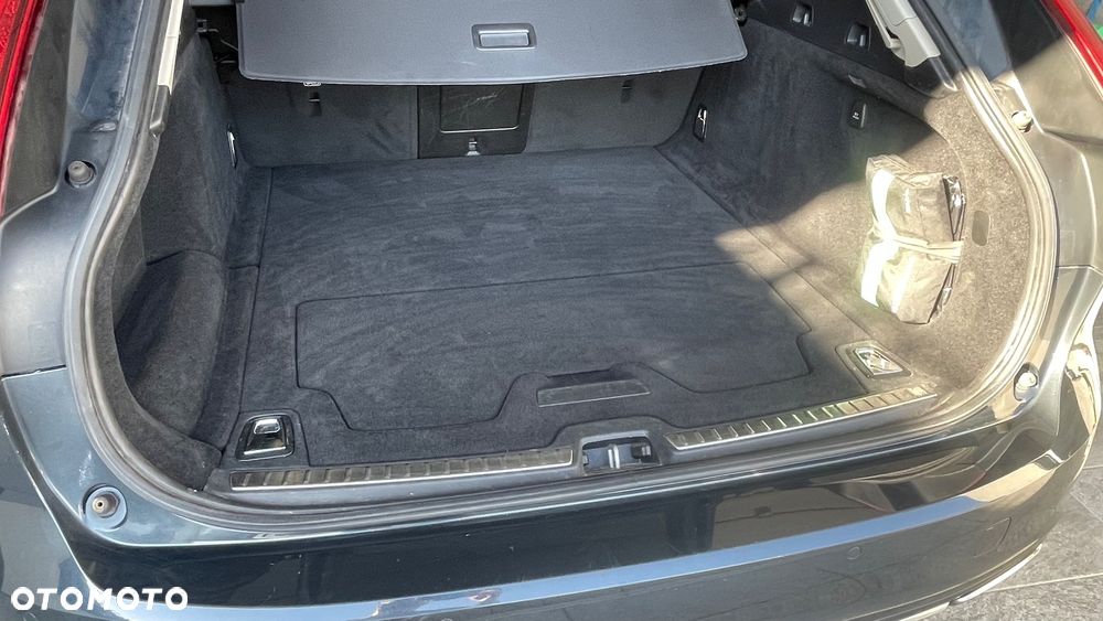 Volvo V90 D4 Momentum - 23