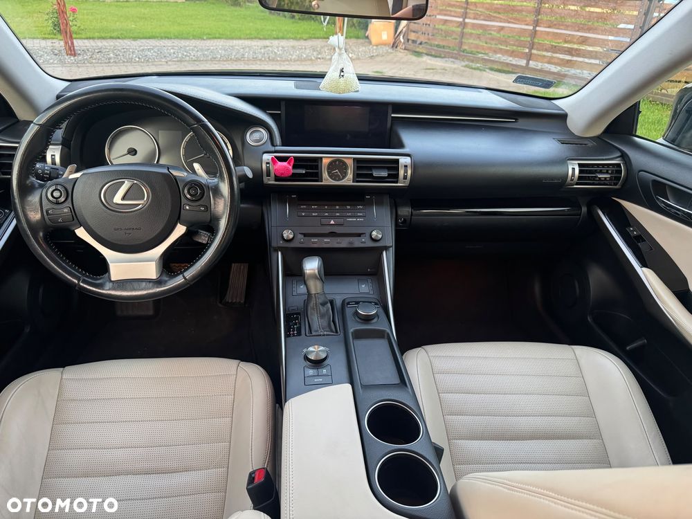Lexus IS 200t Comfort - 14