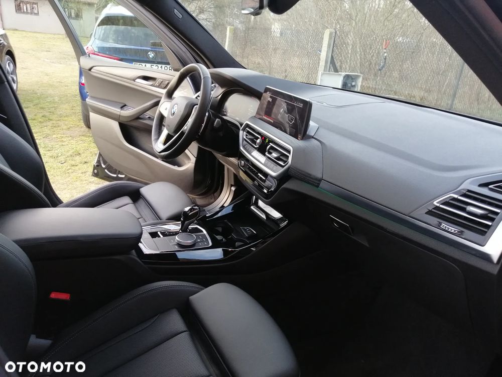 BMW X3 xDrive30i Advantage - 32