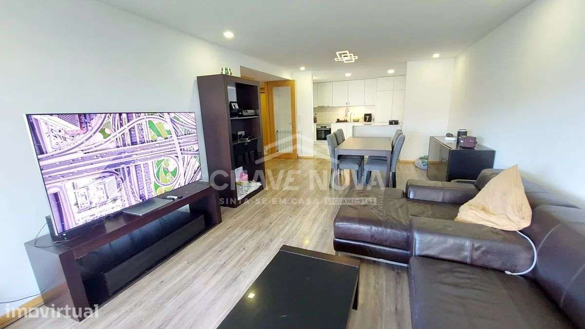 Apartamento T3 para arrendamento na Madalena junto ao Pingo Doce - Grande imagem: 2/25