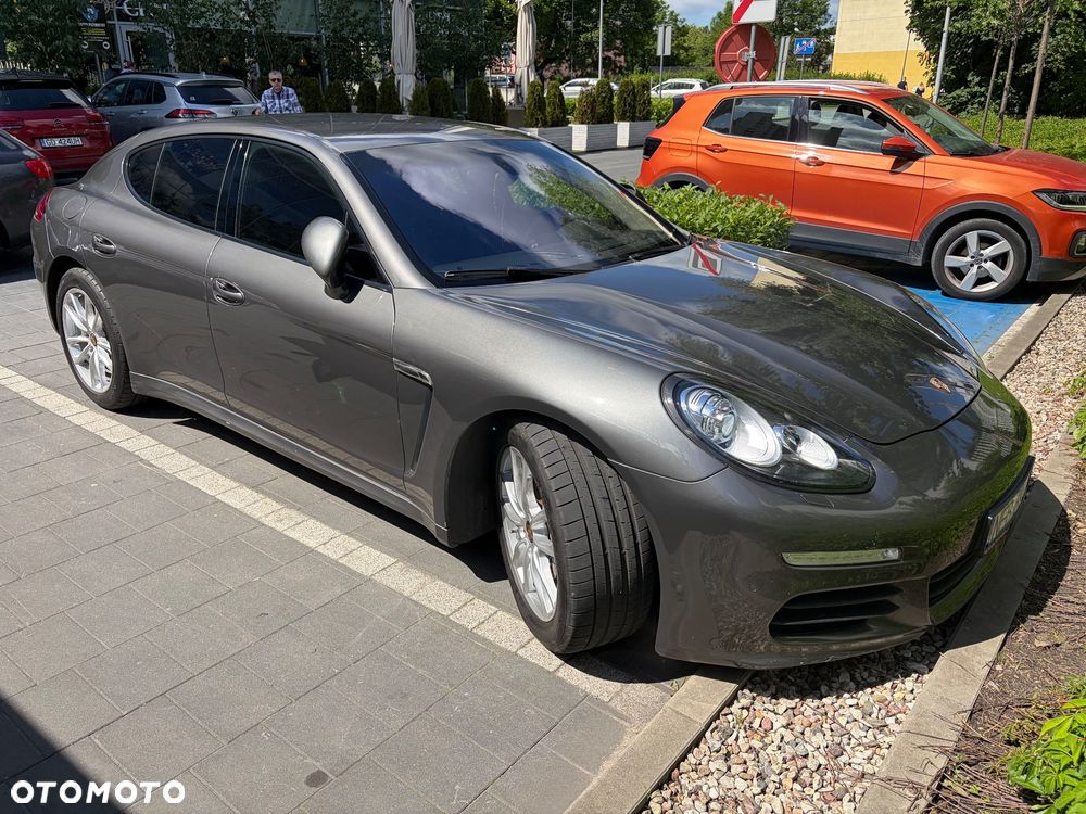 Porsche Panamera - 4