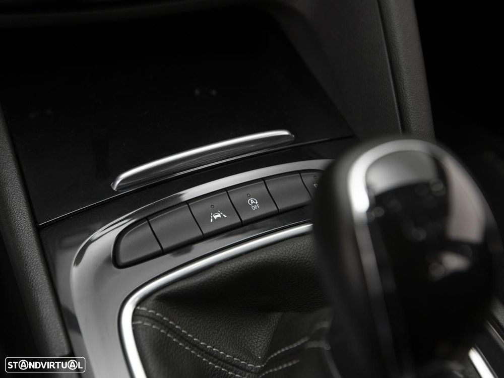 Opel Insignia Sports Tourer - 23