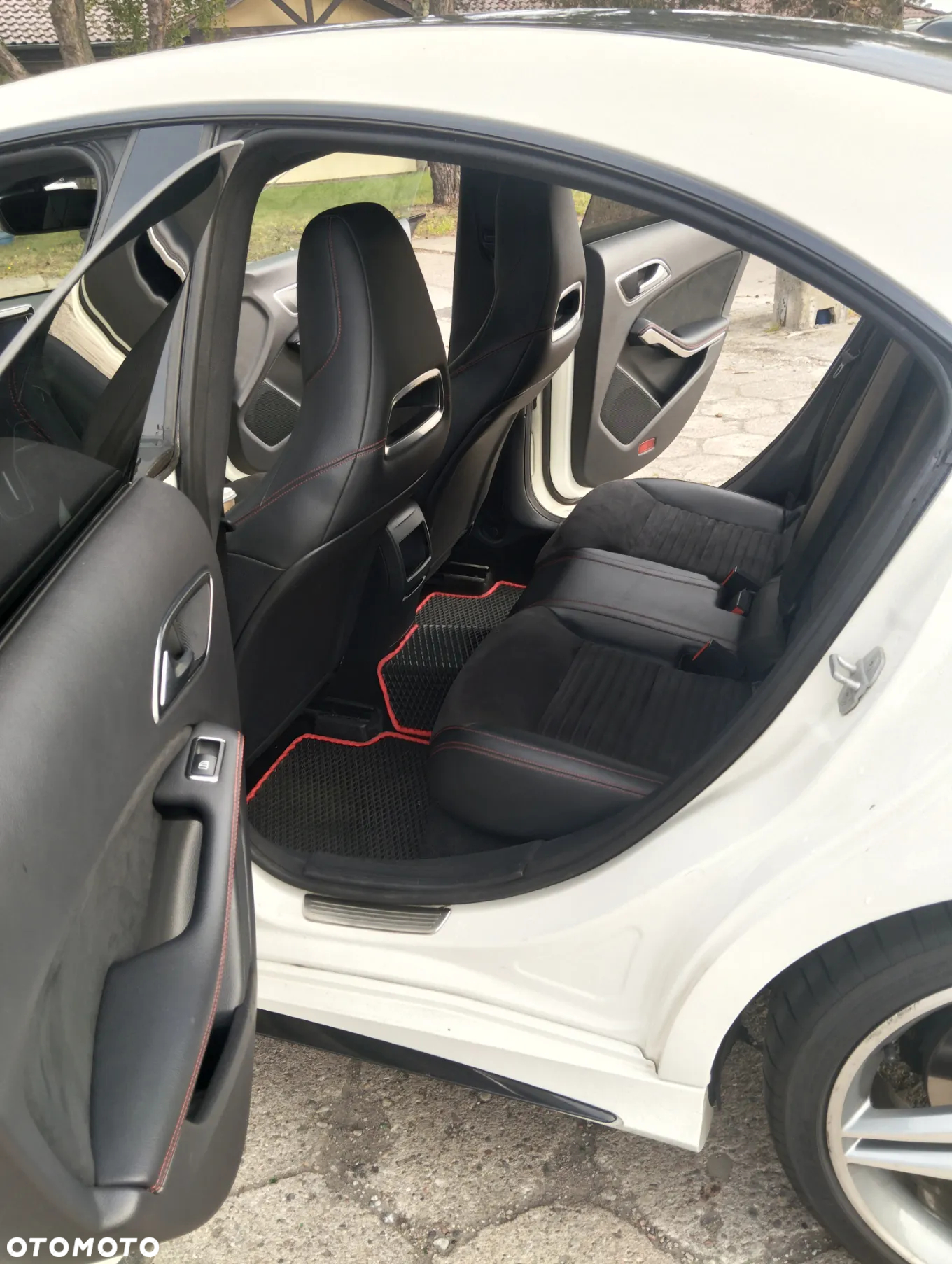 Mercedes-Benz CLA - 10