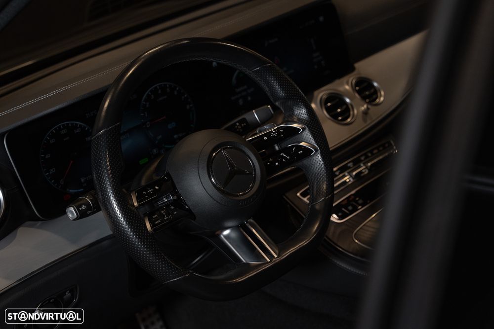 Mercedes-Benz E 300 e AMG Line - 16