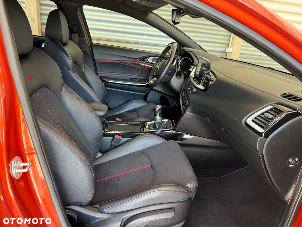 Kia ProCeed 1.6 T-GDI OPF GT - 32