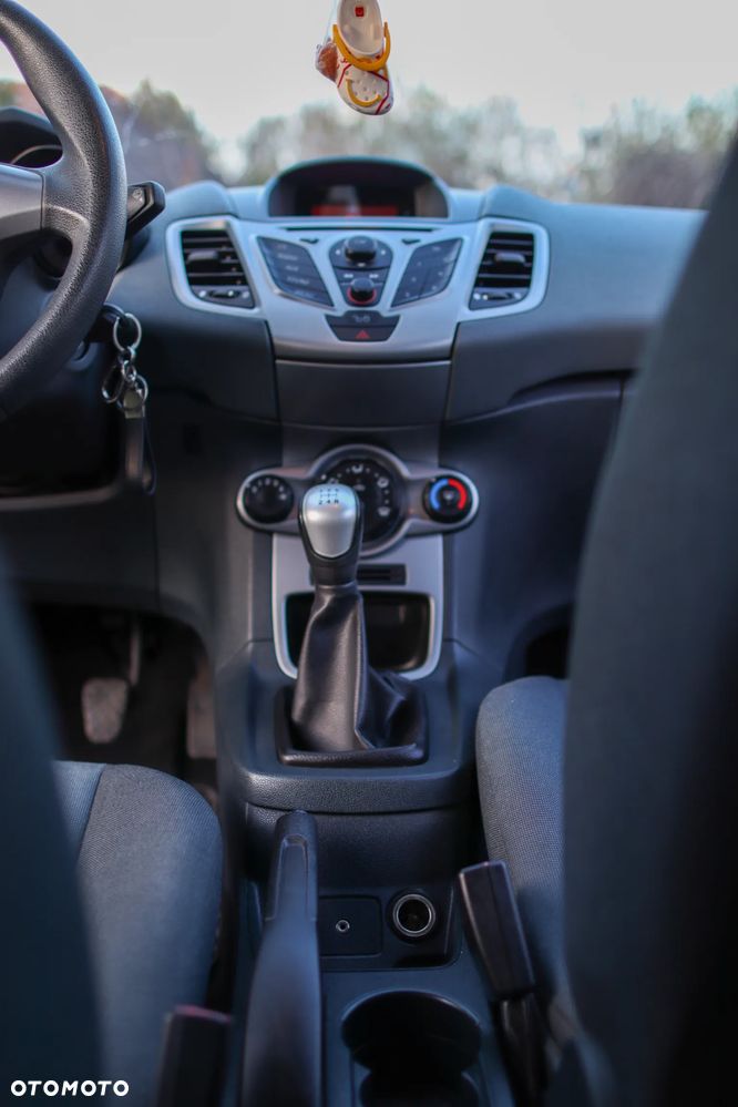 Ford Fiesta 1.25 SYNC Edition - 27