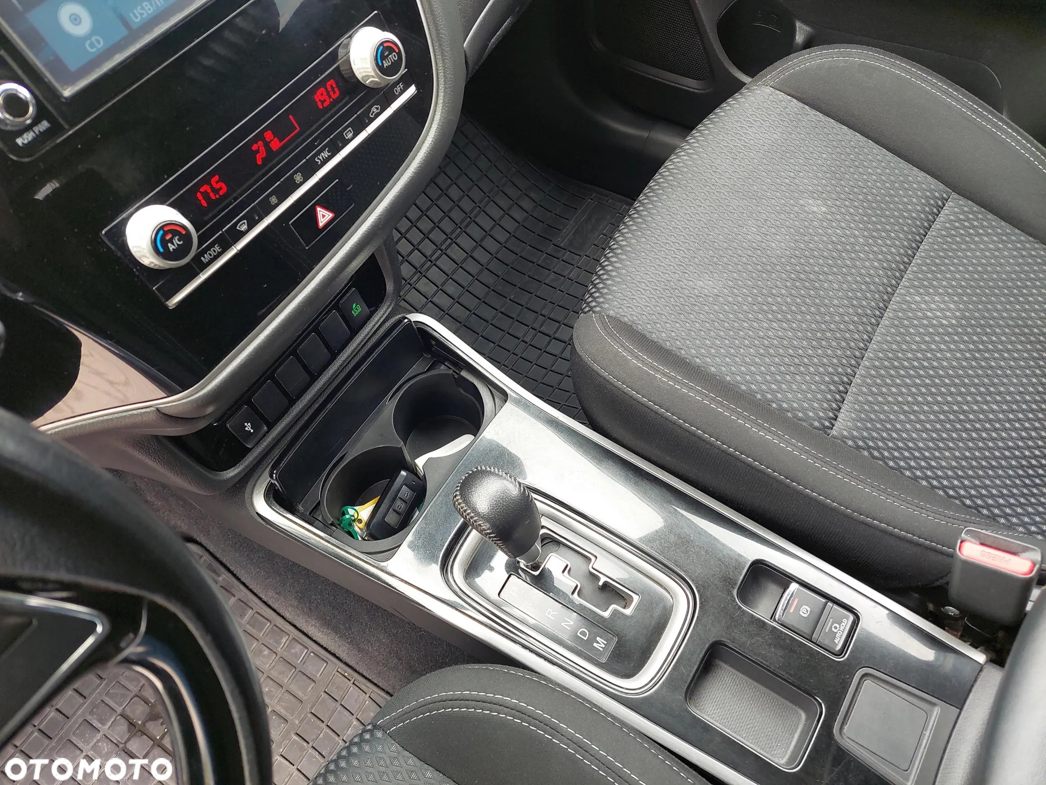 Mitsubishi Outlander 2.0 Intense 2WD CVT - 15