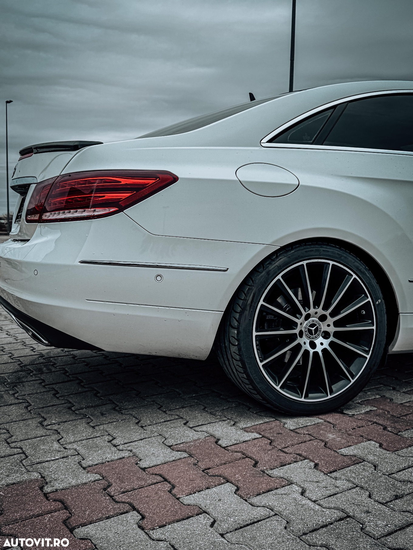 Mercedes-Benz E 200 Coupe 7G-TRONIC Sport Edition - 3