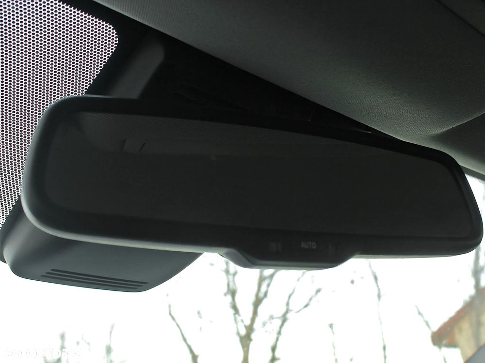 Toyota Avensis 1.8 Premium EU5 - 26