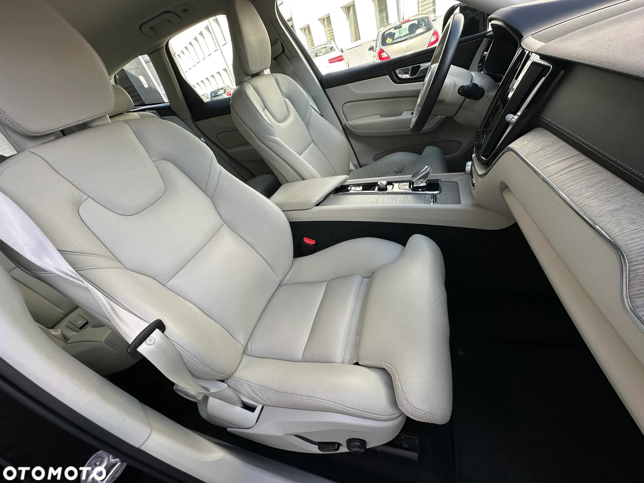 Volvo XC 60 B4 D AWD Inscription - 18