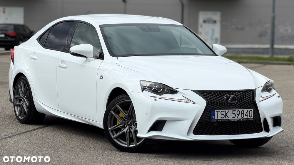 Lexus IS 300h F Sport - 1