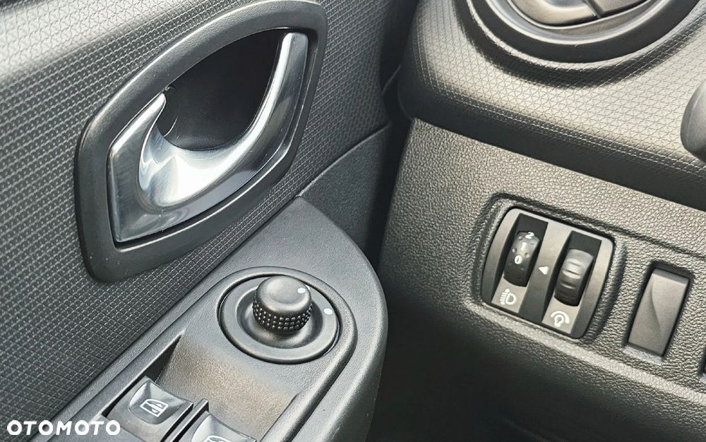 Renault Clio dCi 75 Stop & Start Expression - 40