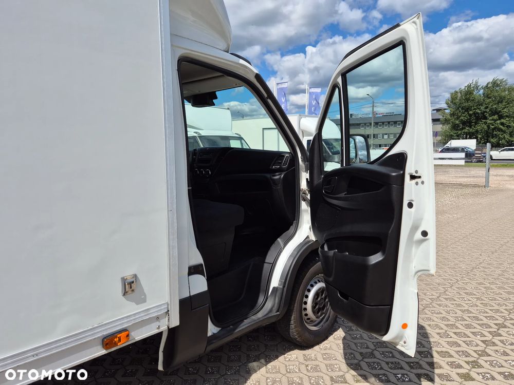 Iveco Daily 35S13, kontener 8PAL, winda 750KG, klimatyzacja, webasto - 15