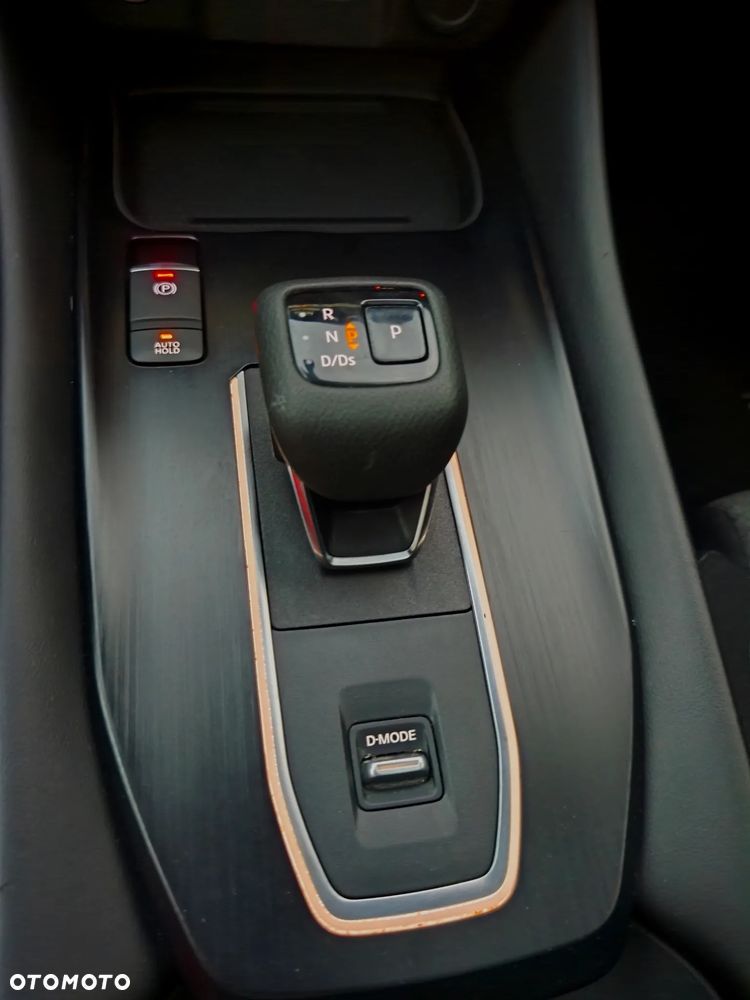 Nissan Qashqai 1.3 DIG-T mHEV N-Connecta Xtronic - 12