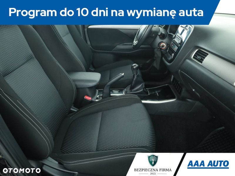 Mitsubishi Outlander - 9