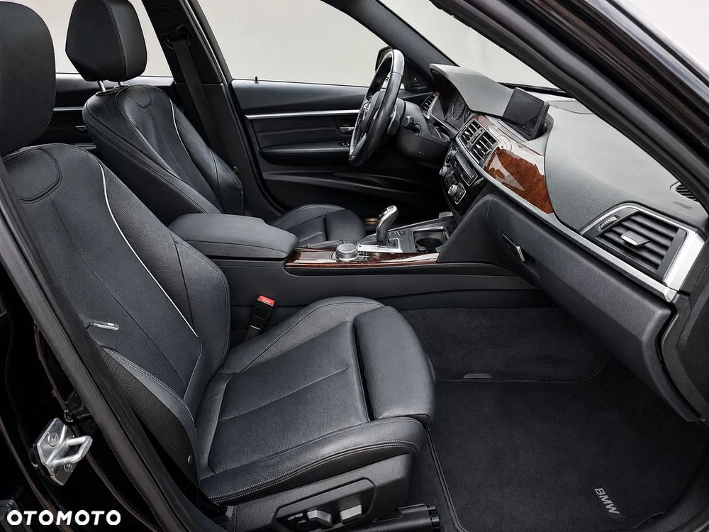 BMW Seria 3 330i GPF xDrive M Sport - 10