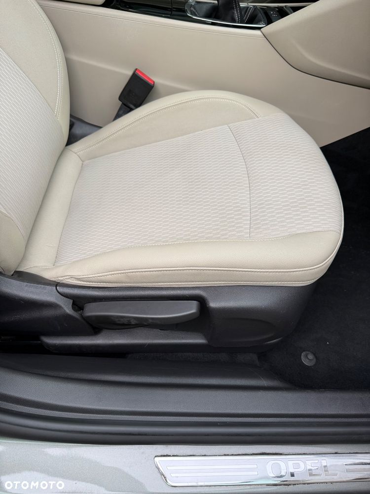 Opel Insignia - 23