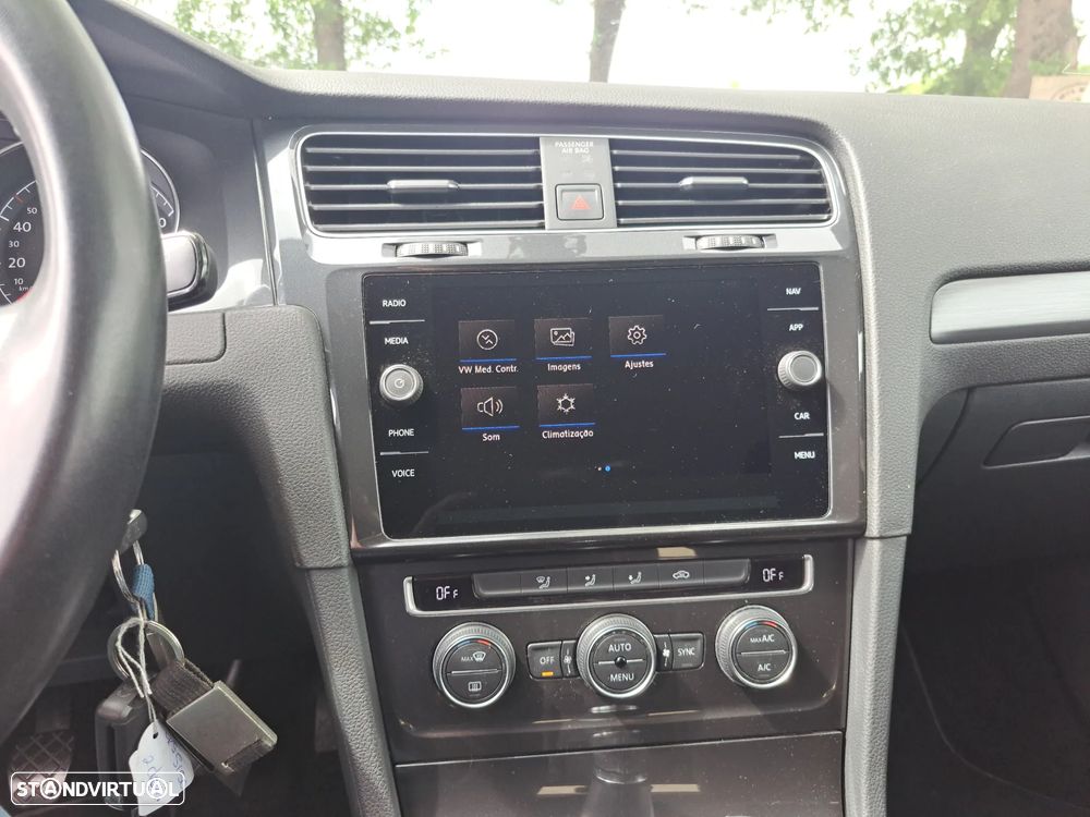 VW Golf 1.6 TDI Highline - 22