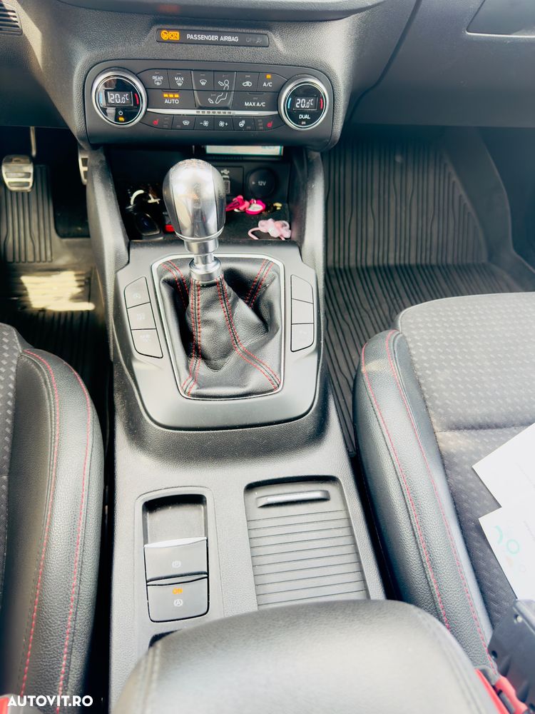 Ford Focus - 8