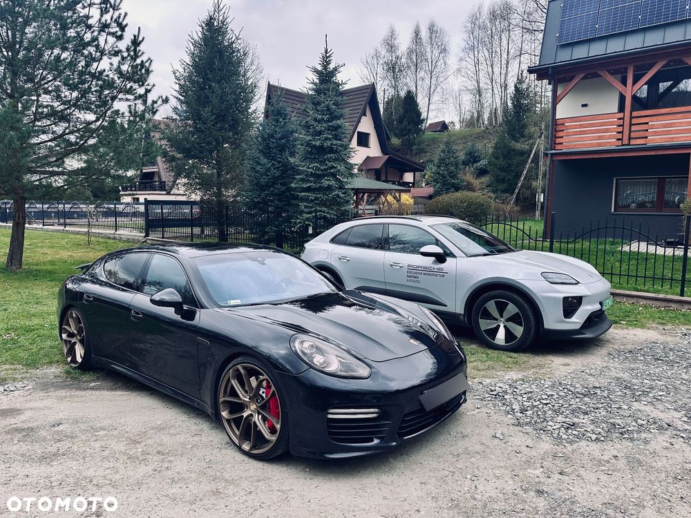 Porsche Panamera Turbo PDK - 4