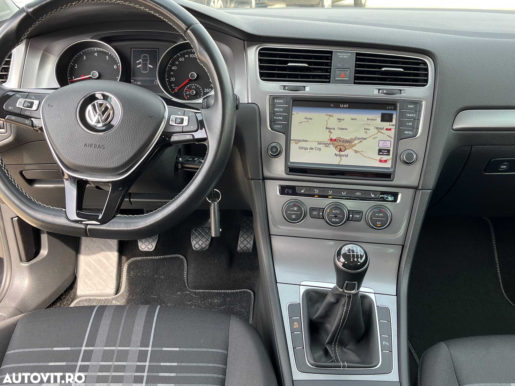 Volkswagen Golf 1.4 TSI ACT BlueMotion Technology Lounge - 20