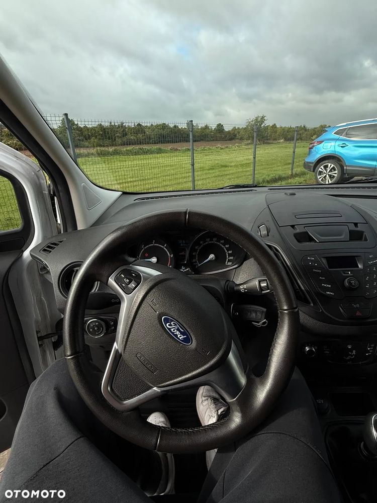 Ford Transit Courier - 4