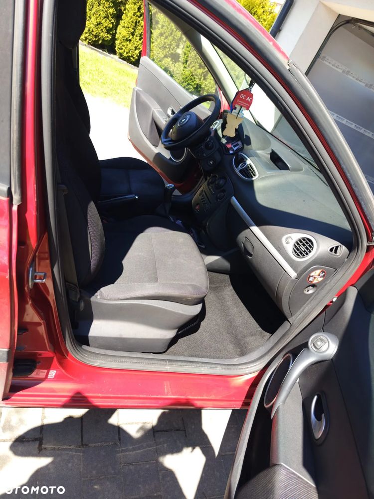 Renault Clio - 8