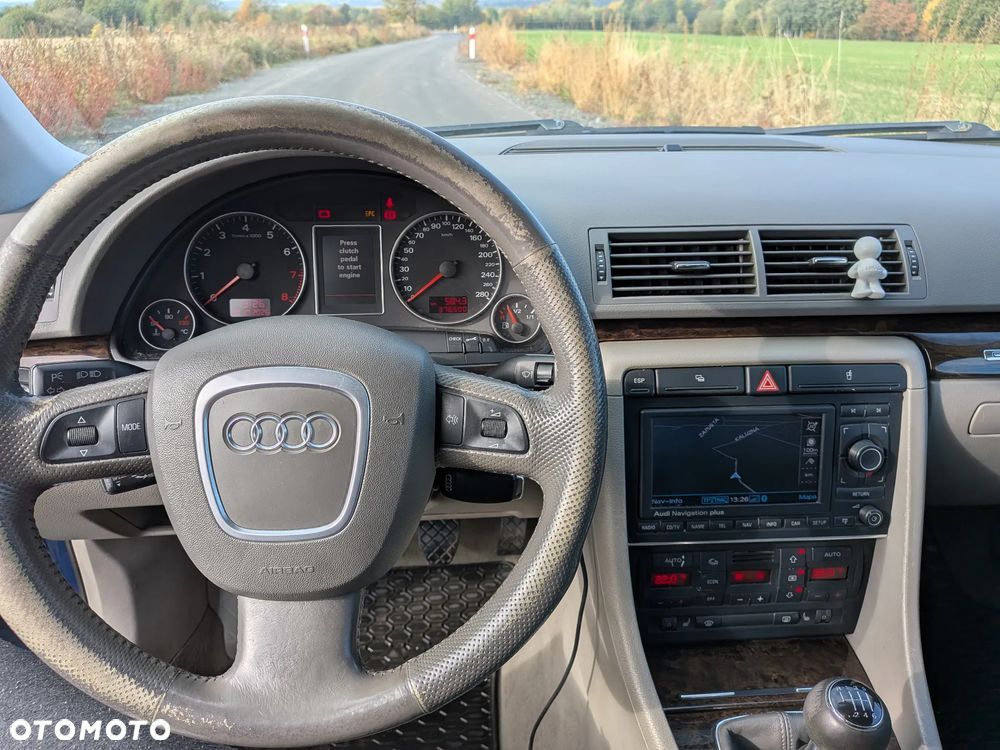 Audi A4 Limousine 2.0 T FSI quattro - 19