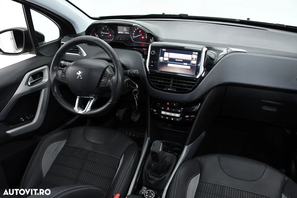 Peugeot 2008 PureTech 110 Stop&Start Crossway - 12