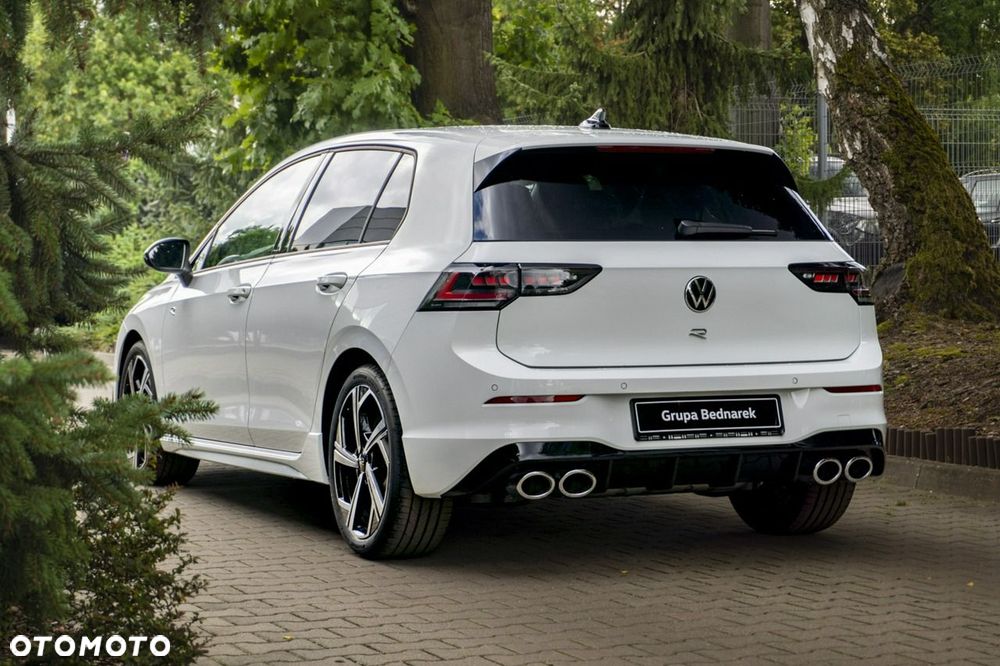 Volkswagen Golf - 10