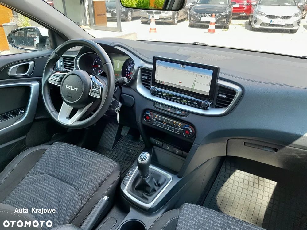 Kia Ceed 1.5 T-GDI M - 10