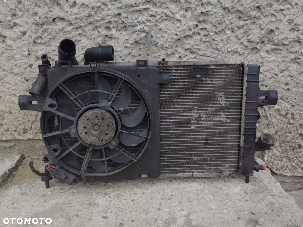 CHŁODNICA WODY 1.7 1.9 CDTI OPEL ASTRA H III - 4