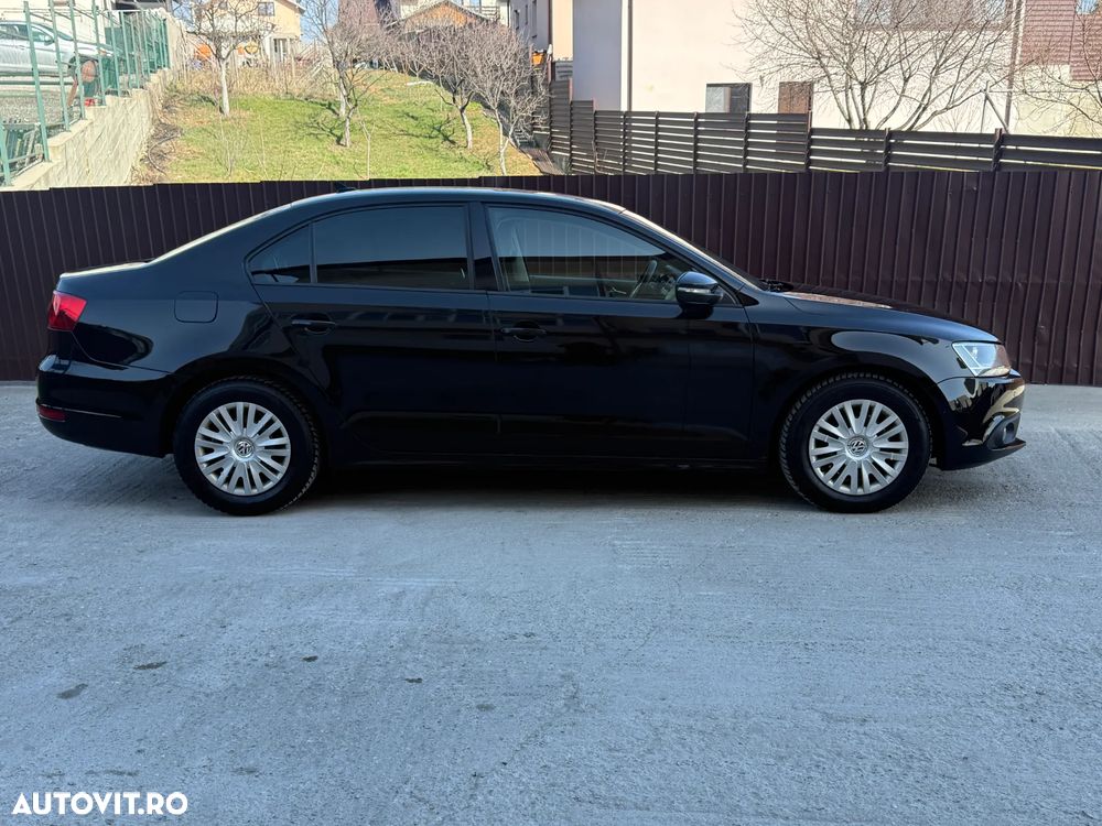 Volkswagen Jetta 1.6 TDI CR DPF BMT Trendline - 4