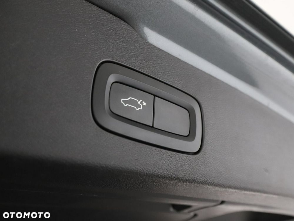Volvo V60 D3 Momentum - 38